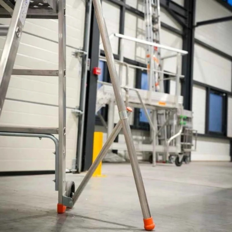 Plateforme de travail pliable pour interventions techniques