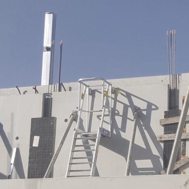 Plateforme d'accès sécurisée pour pose et bétonnage de prémurs