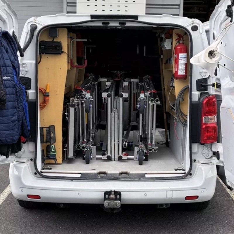 Compact : facile à transporter même dans un petit utilitaire.