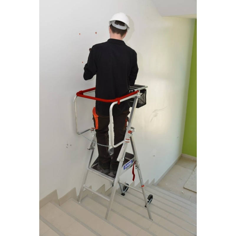 S'installe dans tous les types d'escaliers