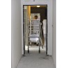 Se glisse aisément dans les portes