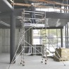 Echafaudage roulant avec base pliante