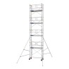 échafaudage roulant avec stabilisateurs