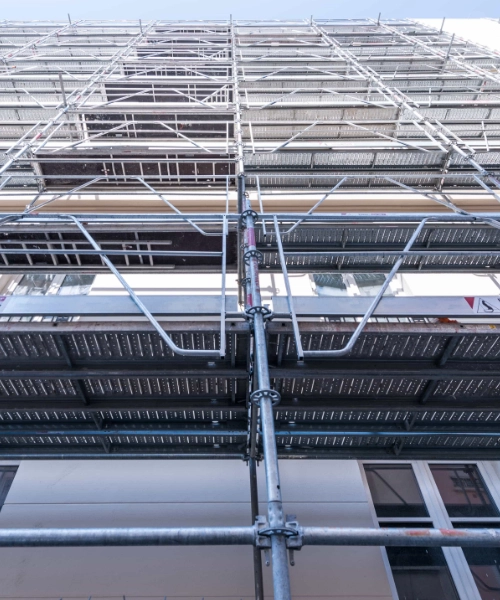 Pour quels travaux utiliser un échafaudage fixe ?