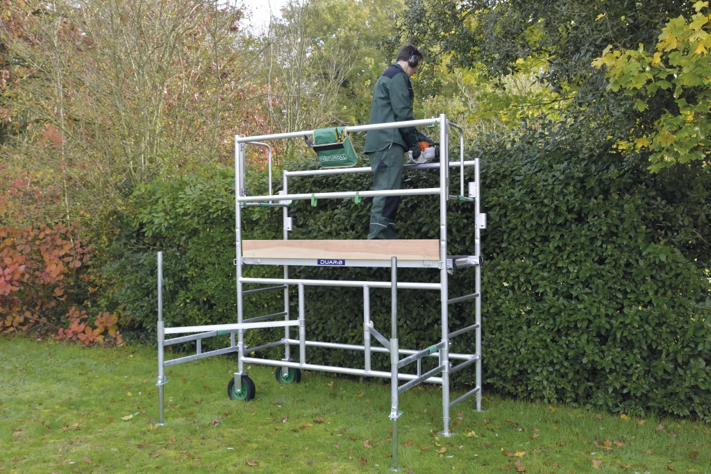 Echafaudage de jardin pour taille de haie
