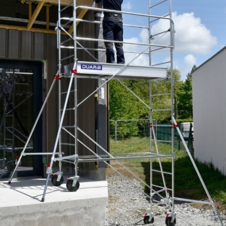 Échafaudage roulant aluminium ou acier : lequel choisir ?